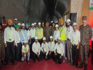 J-K: BRO achieves breakthrough of 2.79 km long Sungal tunnel on Akhnoor-Poonch road