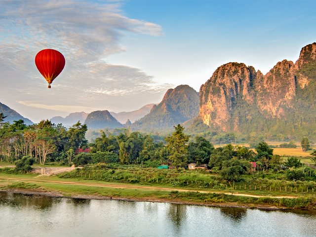  Laos