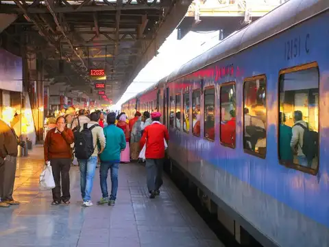 LTT-Gorakhpur Weekly Special (26 trips)
