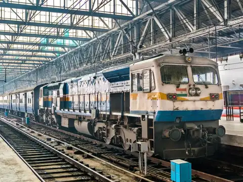 LTT-Samastipur Weekly Special (26 trips)
