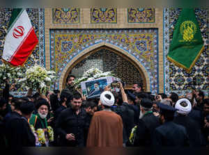 Thousands attend President Raisi’s memorial:Image