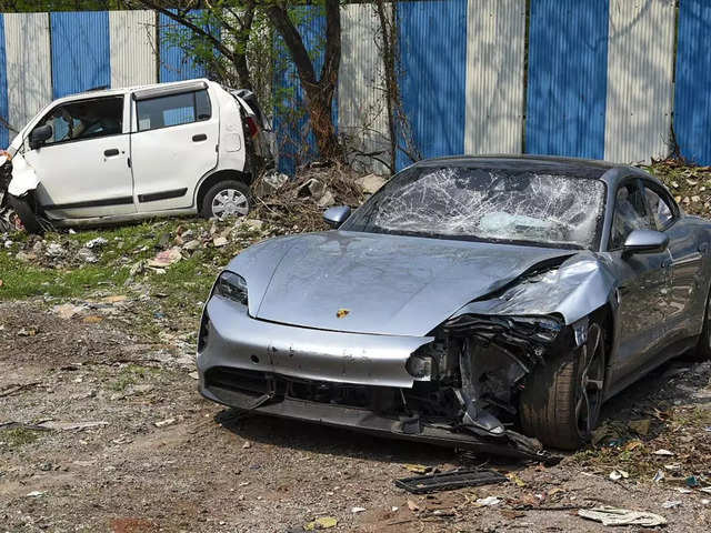 Porsche Taycan involved in Pune accident