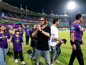 Shah Rukh Khan celebrates KKR's IPL win with his family, team