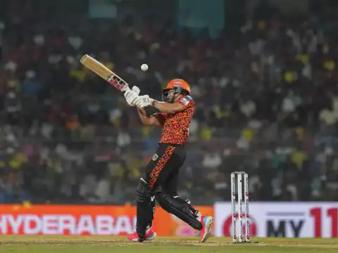 Emerging Player of the Season [10 lakhs]