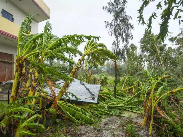 Cyclone Remal strikes Bengal