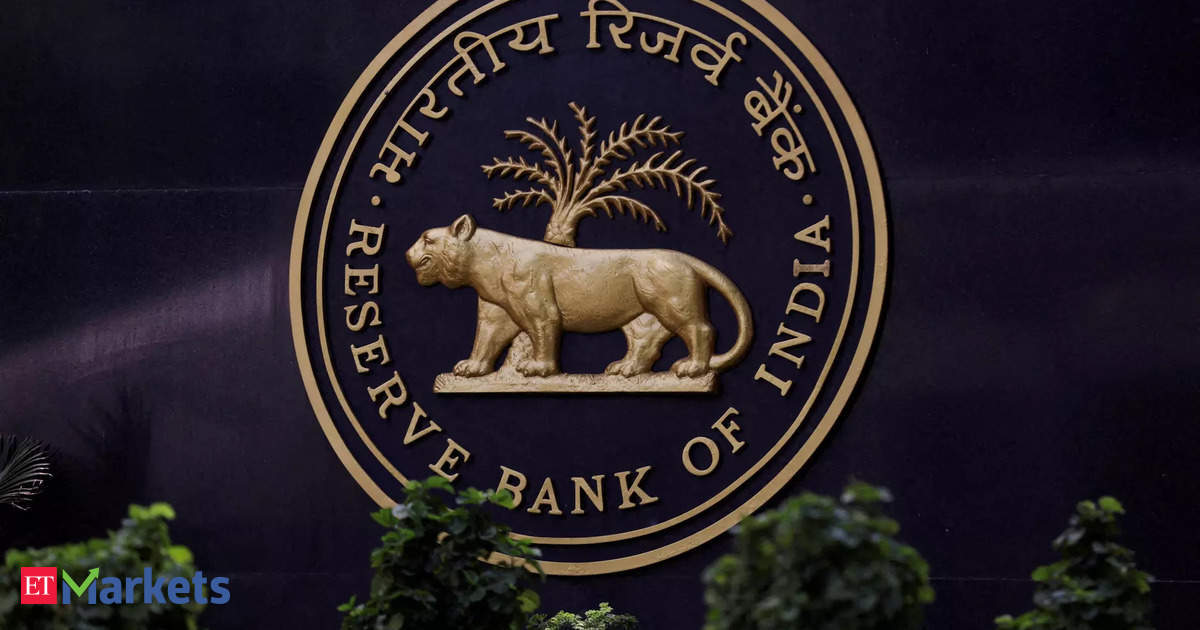 RBI: RBI imposes penalty on Yes Bank and ICICI Bank