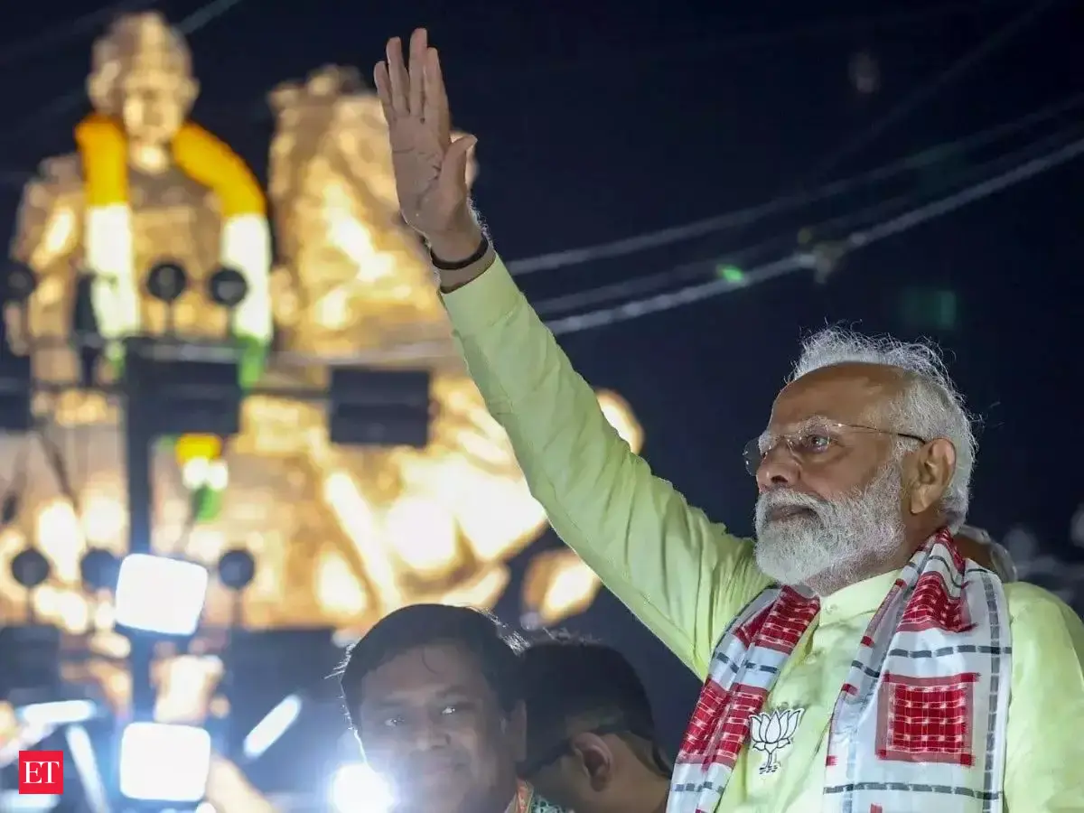 In Pics: PM Narendra Modi's massive roadshow in Kolkata - PM Modi leads ...
