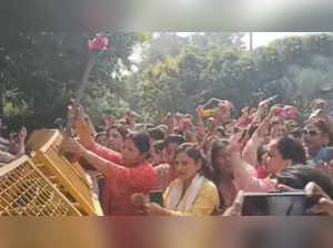 Delhi water crisis: BJP Mahila Morcha protests outside minister Atishi's home