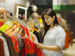 retailers to cut deep discounts to drive profits