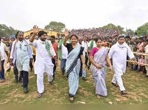 Sahibganj: Jharkhand Mukti Morcha (JMM) leader Kalpana Soren during an election ...