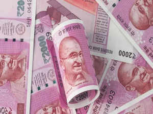 2.2 pc of Rs 2000 banknotes, with value of Rs 7755 crore, still in circulation