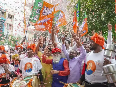 Small saffron wave