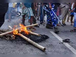 Violence erupts in Bengal's Bhangar, ten injured