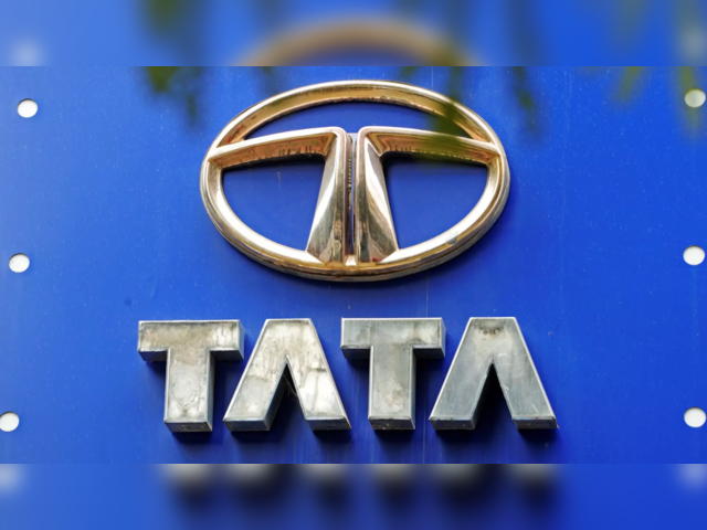 Buy Tata Motors above Rs 970