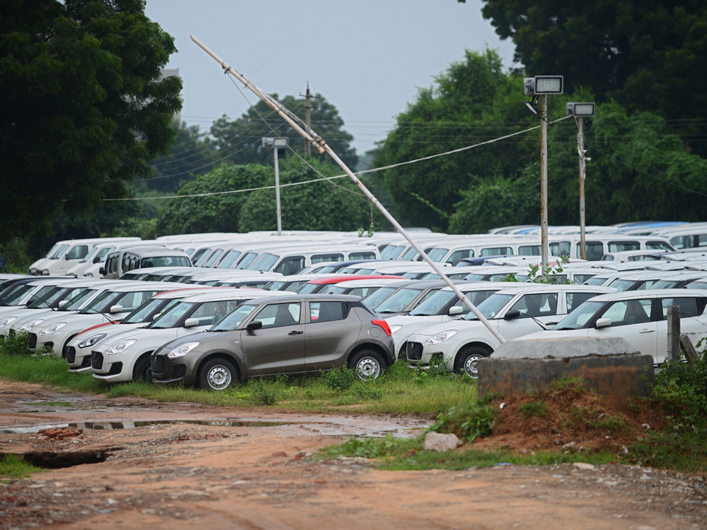 A pile up of cars is sending a chilling message across Maruti, Hyundai et al.
