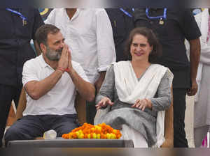 Raebareli: Congress leaders Rahul Gandhi and Priyanka Gandhi during a public mee...