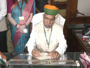 Arjun Ram Meghwal takes charge as MoS in Law Ministry
