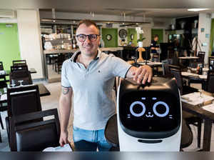 Are robots taking over restaurants? Tasks, challenges and future of robots in restaurants
