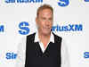 Is Kevin Costner in love with Jewel? This is what actor has said