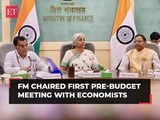Pre-budget meeting with Sitharaman: Economists suggest continuing capital expenditure, controlling fiscal deficit 1 80:Image