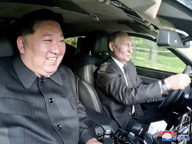 ​Putin-Kim Jong-un's viral video​