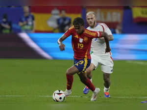 With Messi-style dribbling and skills, Lamine Yamal thrills in latest Spain win at Euro 2024