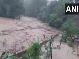 Arunachal Pradesh: Cloudburst triggers floods in Itanagar, houses and vehicles damaged