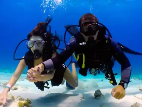 Go Scuba Diving At Grand Island