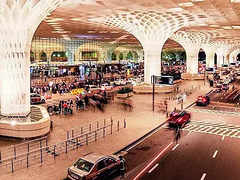 Adani Airports to Chart Next Decade with $21-B Infusion