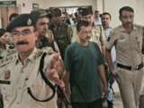 Kejriwal's sugar levels drop, allowed to have tea and biscuits in court complex