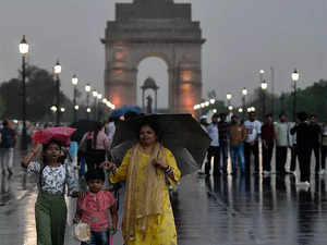 IMD predicts light to moderate rain for Delhi NCR