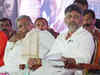 Vokkaliga seer asks Siddaramaiah to pave way for Shivakumar to succeed as CM
