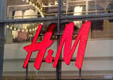 H&M to offer more discounts as it battles to revive sales