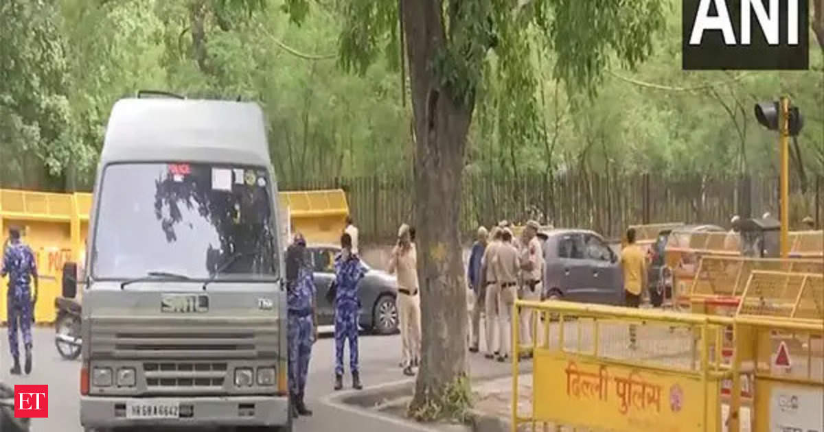 Delhi: Security heightened outside AAP headquarters ahead of their protest against CM Kejriwal's arrest