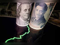Dollar on the defensive amid lower yields, yen hovers near 38-year trough