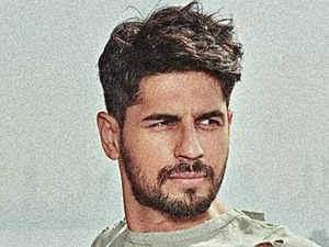 Sidharth Malhotra fan loses Rs 50 lakh to scammers who claimed that he was being blackmailed by wife:Image
