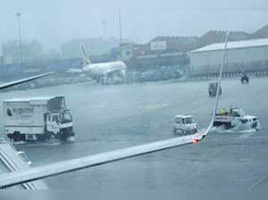 Heavy rains throw Mumbai air traffic out of gear