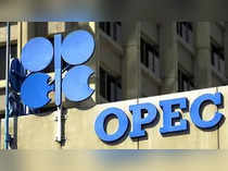 Oil steadies as OPEC keeps demand forecasts unchanged