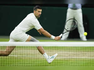 Novak Djokovic gets to his 13th Wimbledon semifinal via walkover. 2022 champ Elena Rybakina wins