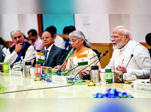 Economists Seek Lower Import Tariffs at Meeting with PM Modi