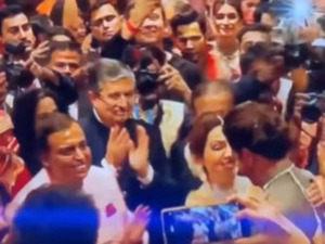 Anant Wedding: SRK Dances With Nita Ambani