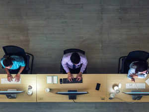 IT hiring slump: Indian IT firms experience drop in average training hours:Image