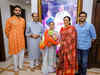 Mamata Banerjee meets Uddhav, says NDA govt may not last long