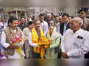 Shimla: Himachal Pradesh Chief Minister Sukhvinder Singh Sukhu with Congress lea...