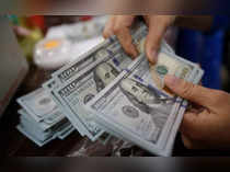 Dollar rises on retail sales boost