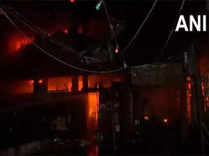 Fire breaks out at multi-story building in Delhi's Mayur Vihar Phase-II