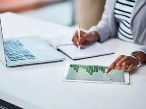 ​Benchmark and fund manager
