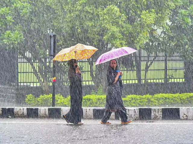 Rain makes Mumbai come to a standstill