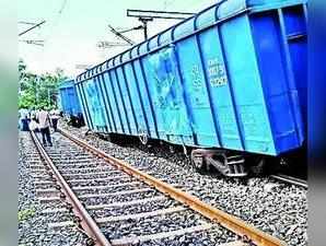 Rail traffic hit as goods train derails near Patna