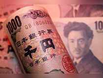 Yen rises as carry trades unwind, risk sentiment takes a hit